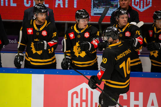 Joakim Lindström of Skellefteå celebrates with teammates