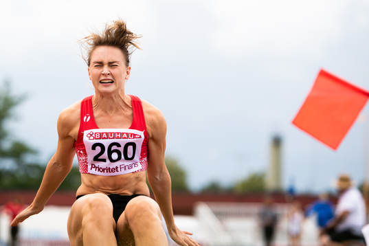 Jenny Lestander, Linköpings GIF deltar i längdhopp
