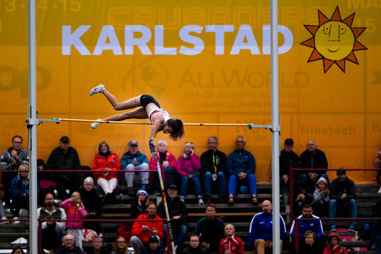 Angelica Bengtsson, Hässelby SK deltar i stavhopp