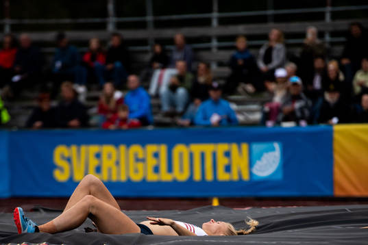 Michaela Meijer, Örgryte IS deltar i stavhopp och deppar