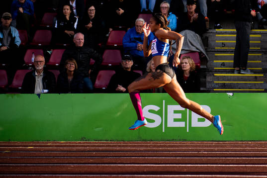Irene Ekelund, Spårvägens FK deltar i 100 meter