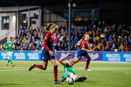 Caroline Graham Hansen of Norway scores 0-3