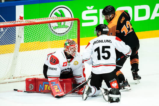 Dwight King of Graz99ers scores 2-1 behind goalkeeper Johan