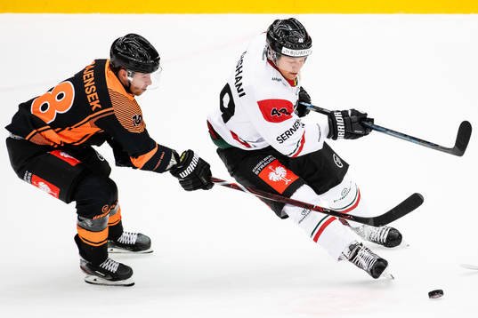 Ken Ograjensek of Graz99ers and Rhett Rakshani of Frölunda