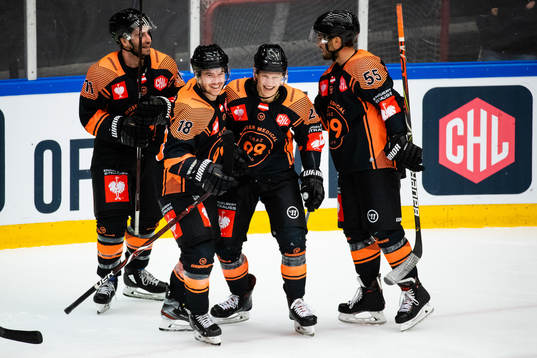 Dominik Grafenthin of Graz99ers celebrates with teammates