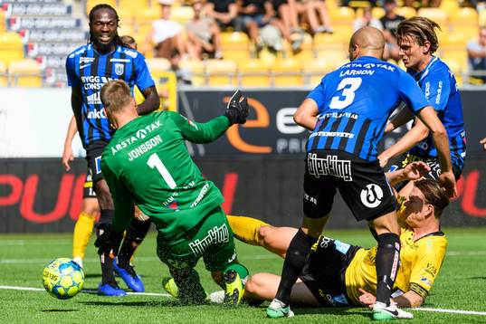 Elfsborgs Simon Olsson gör 1-0