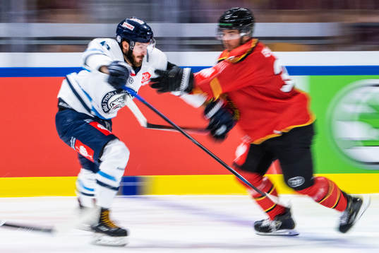 Tomas Filippi of Liberec and Oscar Engsund of Luleå