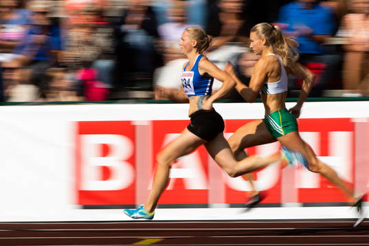 Moa Hjelmer, Spårvägens FK deltar i 400 meter