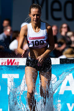 Emma Jansson, Hässelby SK deltar i 3000 meter hinder