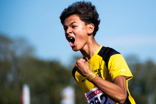 Melwin Lycke-Holm, Kils AIK deltar i höjdhopp och jublar