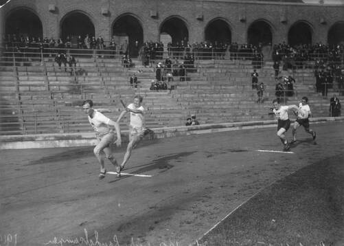 Stafettlöpning 4 x 100 meter i Stadion 31 aug. 1919