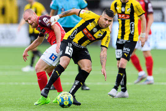 Falkenbergs Christoffer Carlsson och Häckens Paulinho
