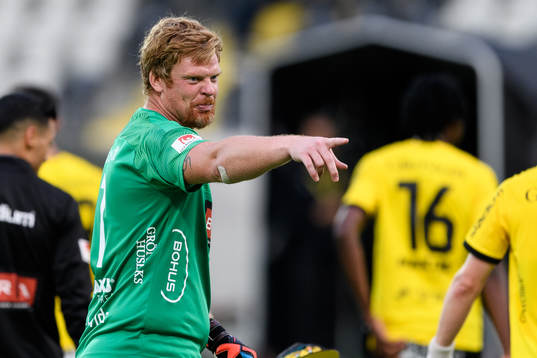 Häckens målvakt Christoffer Källqvist jublar