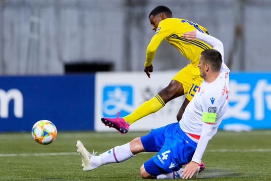 Alexander Isak of Sweden scores 0-2