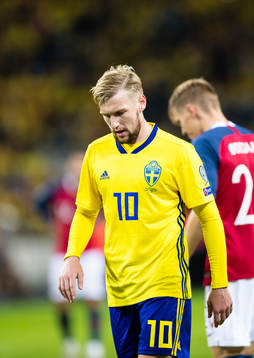 Emil Forsberg looks dejected