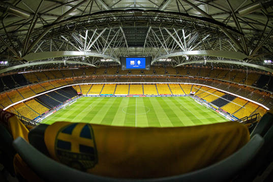 Swedish coloured jerseys in the stands