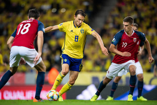 Ole Kristian Selnæs and Ole Kristian Selnæs defend