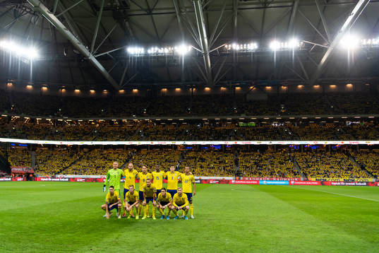 Starting eleven of Sweden, top row from the left;