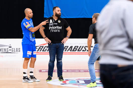 Skövdes Kristian Svensson och Redbergslids tränare Jasmin