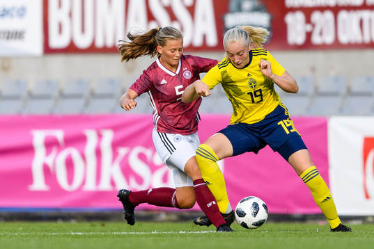 Tysklands Josefine Neß och Sveriges Wilma Leidhammar