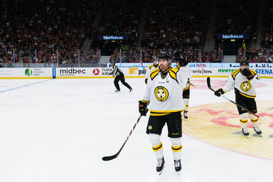 Brynäs Anton Rödin jublar