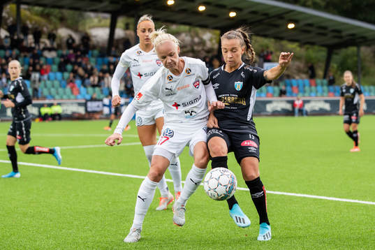 Bläddra bland fler bilder av Fotboll, Damallsvenskan, Kopparbergs/Göteborg - Rosengård