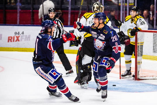 Linköpings Hampus Larsson jublar