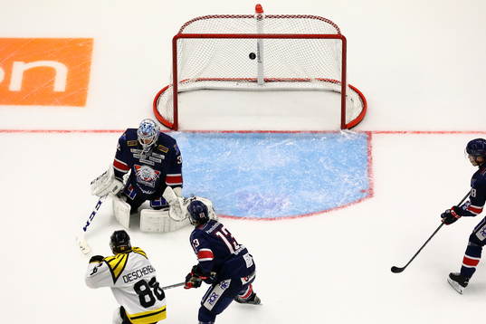 Mål 0-1 av Brynäs Jaedon Descheneau förbi Linköpings
