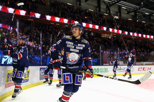 Linköpings Hampus Larsson jublar