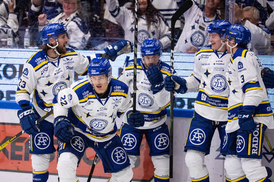 Leksands Sebastian Wännström  jublar