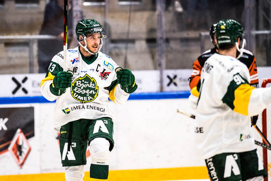 Björklövens Fredric Andersson  jublar