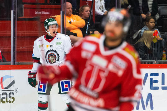 Frölundas Rhett Rakhshani jublar