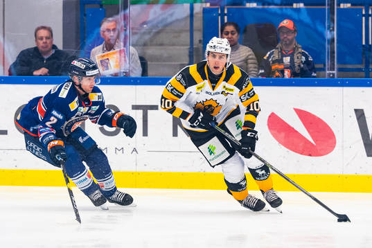Växjös Matthew Bodie jagar Skellefteås Joakim Lindström