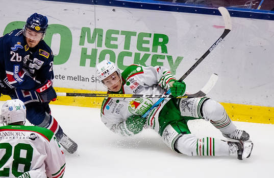 Rögles Leon Bristedt faller