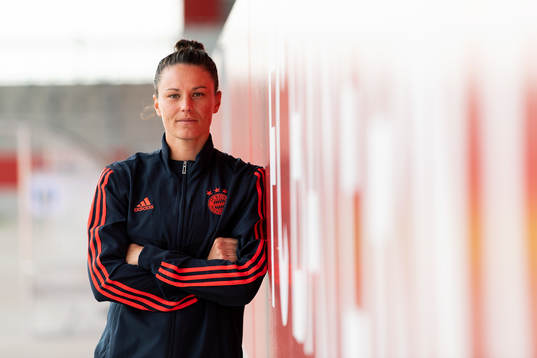 Emily Gielnik of Bayern Munich poses for a portrait