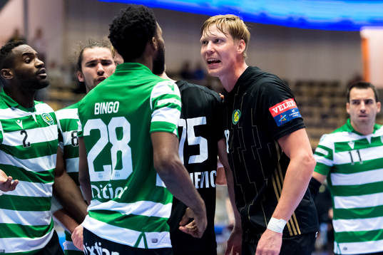Sävehofs Christoffer Brännberger och Sportings Arnaud