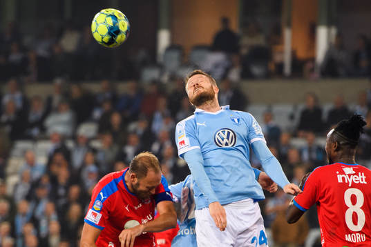 Malmö FFs Lasse Nielsen och Helsingborgs Andreas Granqvist