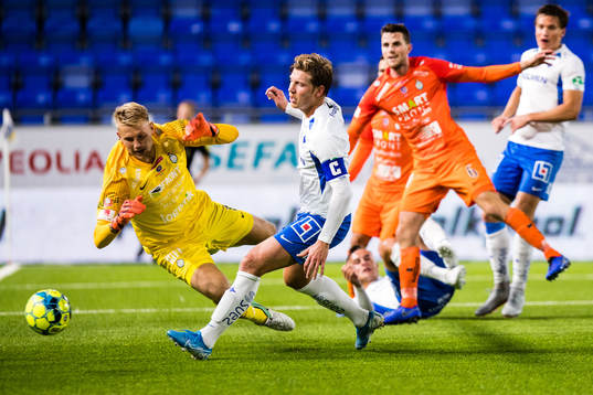 AFC Eskilstunas målvakt Ole Söderberg och IFK