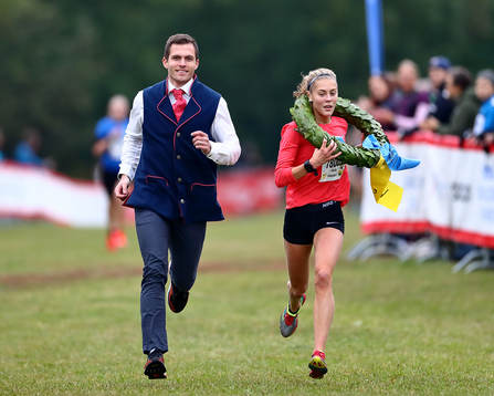 Emelie Eriksson Stora Skedvi IK vinnare i F19 med kransmas