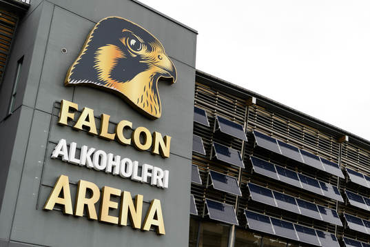 Exteriör av Falcon Alkoholfri Arena före fotbollsmatchen