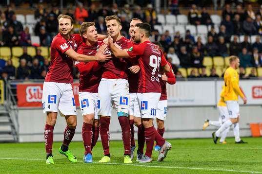 IFK Norrköpings Christoffer Nyman jublar med lagkamrater