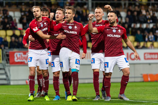 IFK Norrköpings Christoffer Nyman jublar medlagkamrater
