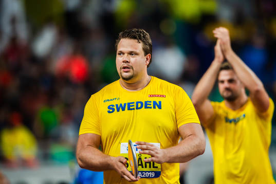 Daniel Ståhl and Simon Pettersson of Sweden celebrate
