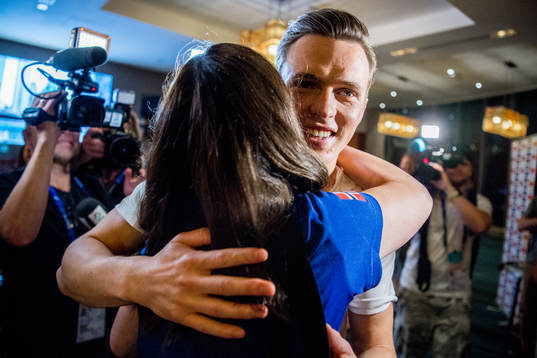 Karsten Warholm of Norway celebrates with his mum Kristine