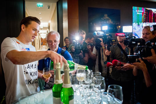 Karsten Warholm of Norway celebrates with his coach Leif