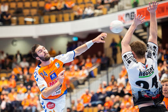 Kristianstads Teitur Örn Einarsson skjuter
