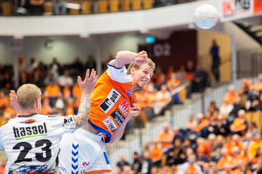 Kristianstads Olafur Gudmundsson skjuter
