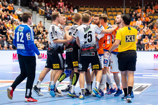 Kristianstads Olafur Gudmundsson och IFK Ystads Johan