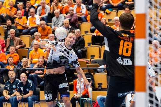 IFK Ystads Fredrik Petersen och Kristianstads målvakt