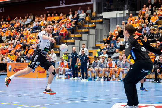 IFK Ystads Oskar Cosmo och Kristianstads målvakt Richard